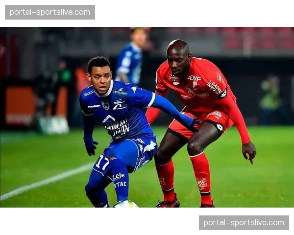 克莱蒙0-2图卢兹，客队全部进球来自右路45度斜传，中路包抄完成